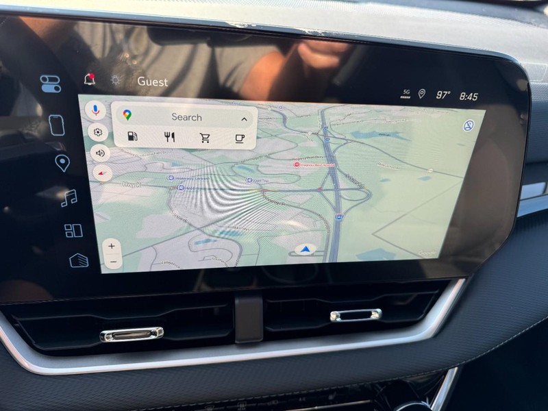 Chevrolet Equinox Vehicle Image 15