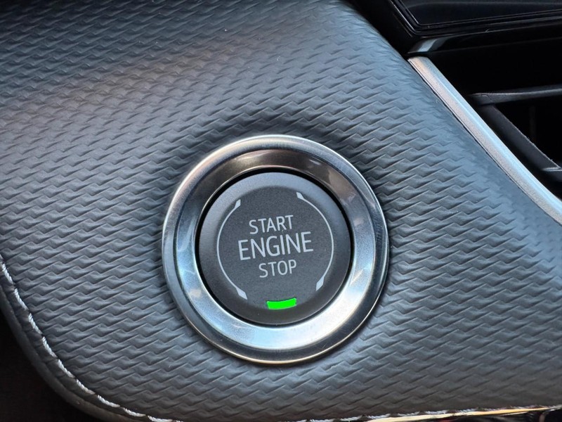 Chevrolet Equinox Vehicle Image 16