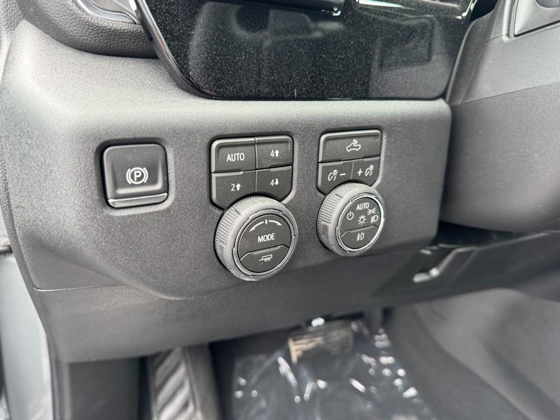 Chevrolet Silverado 1500 Vehicle Image 13