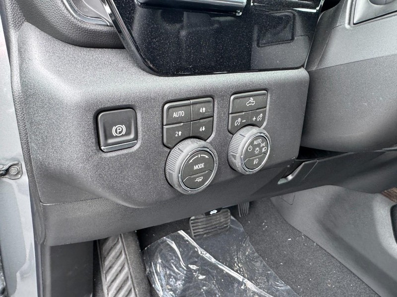 Chevrolet Silverado 1500 Vehicle Image 12