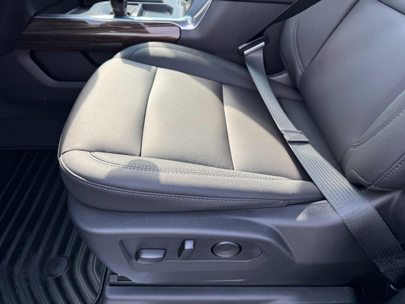 Chevrolet Silverado 1500 Vehicle Image 12