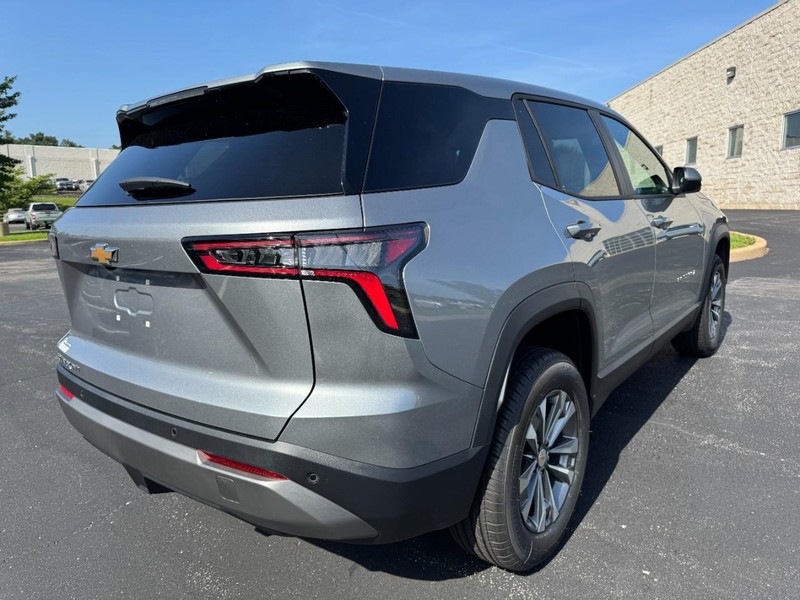 Chevrolet Equinox Vehicle Image 03