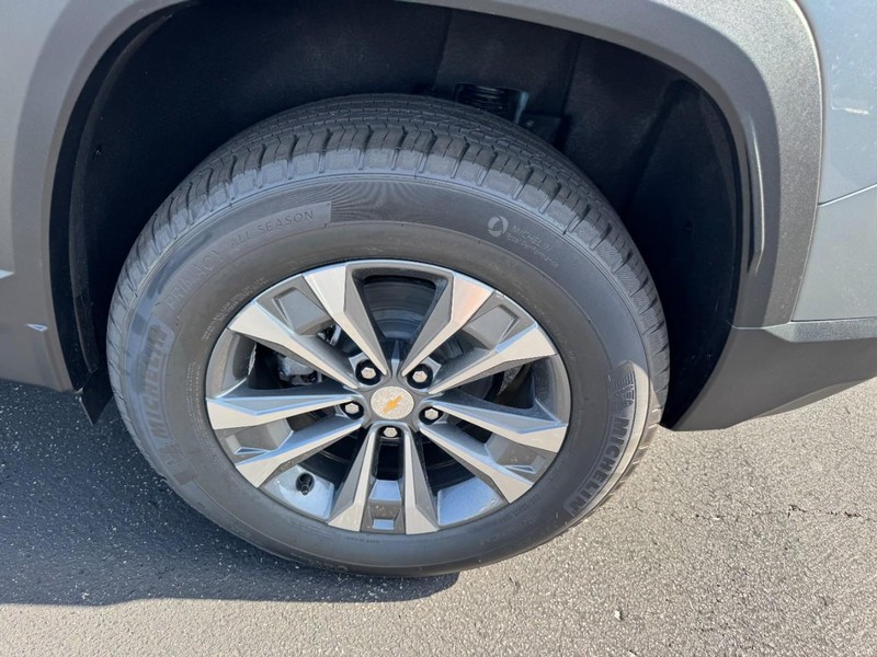Chevrolet Equinox Vehicle Image 06
