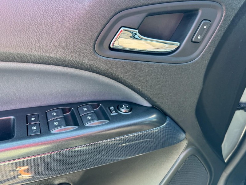 Chevrolet Colorado Vehicle Image 12
