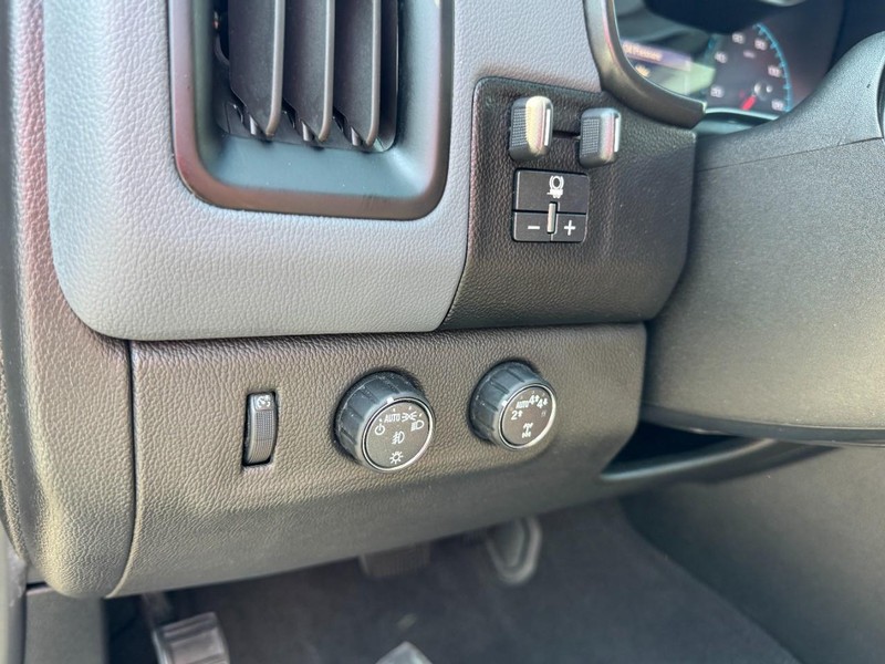 Chevrolet Colorado Vehicle Image 13