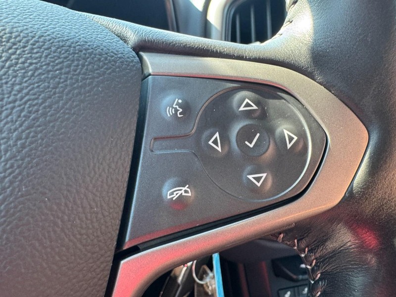Chevrolet Colorado Vehicle Image 15