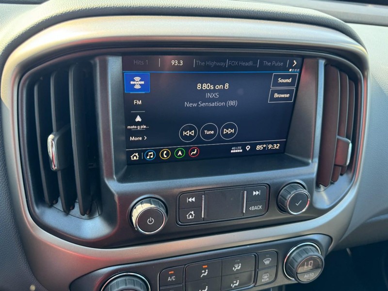 Chevrolet Colorado Vehicle Image 17