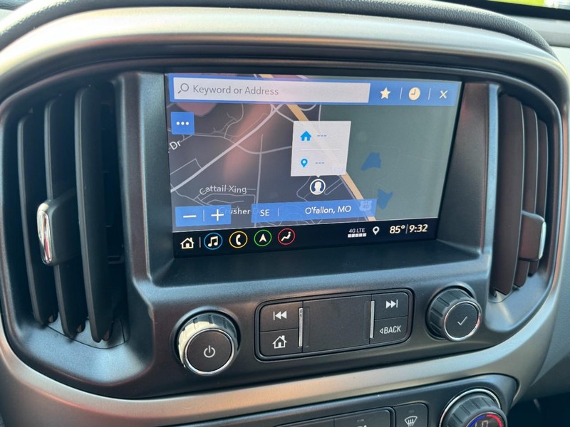 Chevrolet Colorado Vehicle Image 18