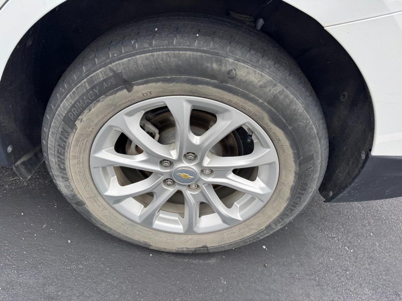 Chevrolet Equinox Vehicle Full-screen Gallery Image 05