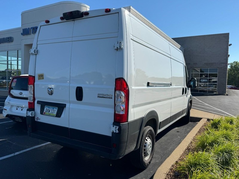 Ram ProMaster Cargo Van Vehicle Image 05