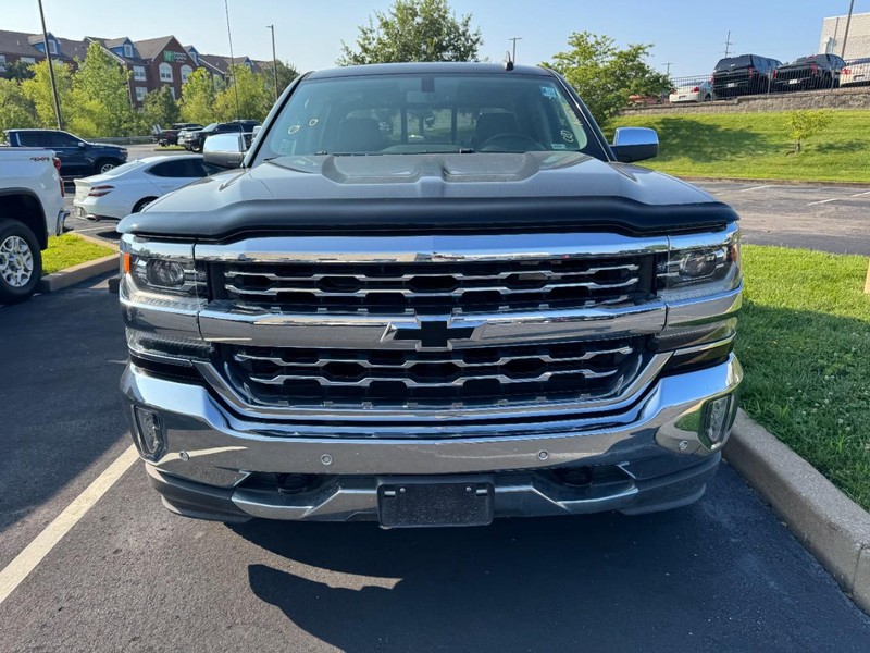 Chevrolet Silverado 1500 Vehicle Image 02