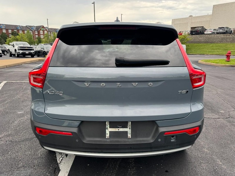 Volvo XC40 Vehicle Image 04