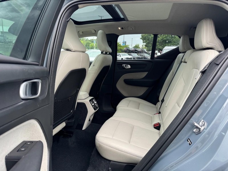 Volvo XC40 Vehicle Image 10