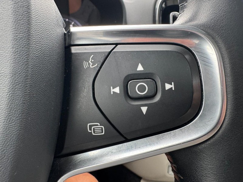 Volvo XC40 Vehicle Image 18