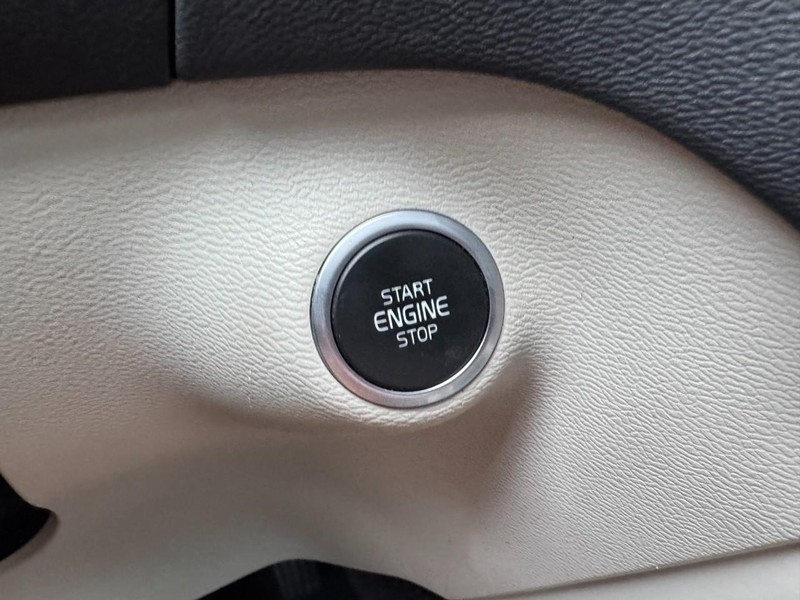 Volvo XC40 Vehicle Image 24