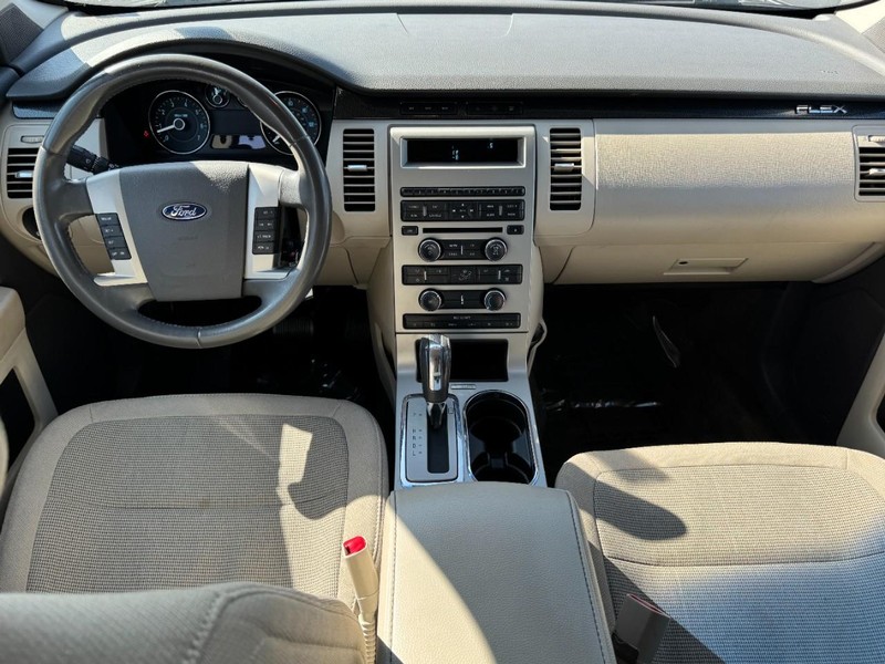 Ford Flex Vehicle Image 12