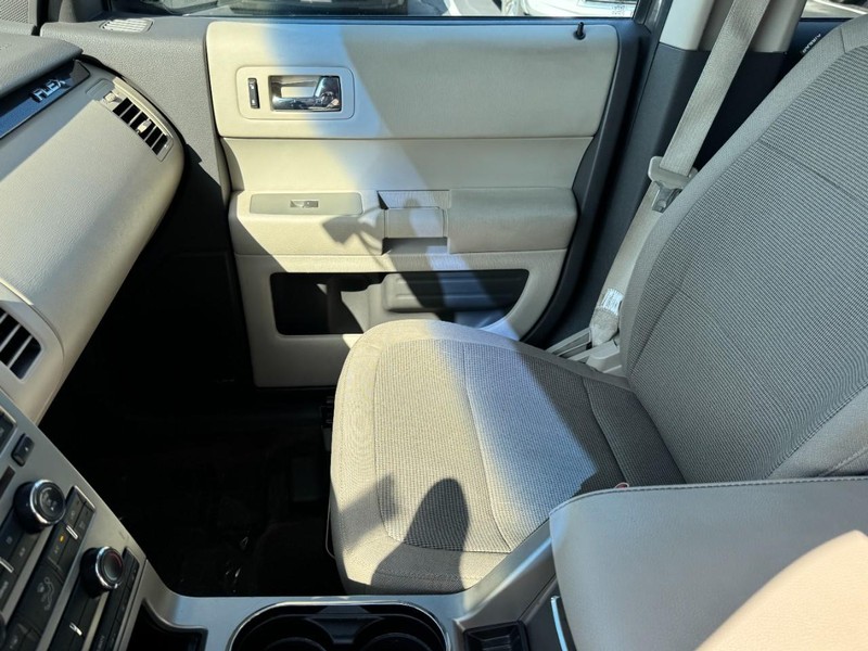 Ford Flex Vehicle Image 14