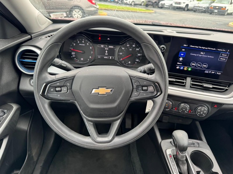 Chevrolet Trax Vehicle Image 12