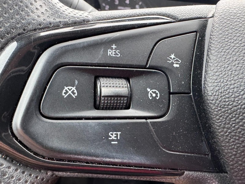 Chevrolet Trax Vehicle Image 16