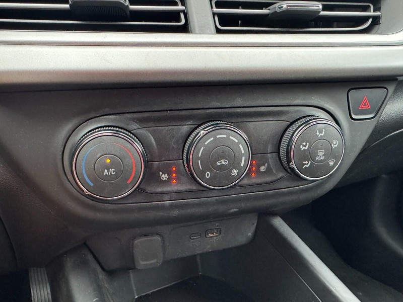 Chevrolet Trax Vehicle Image 18