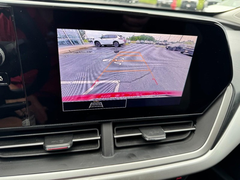 Chevrolet Trax Vehicle Image 21