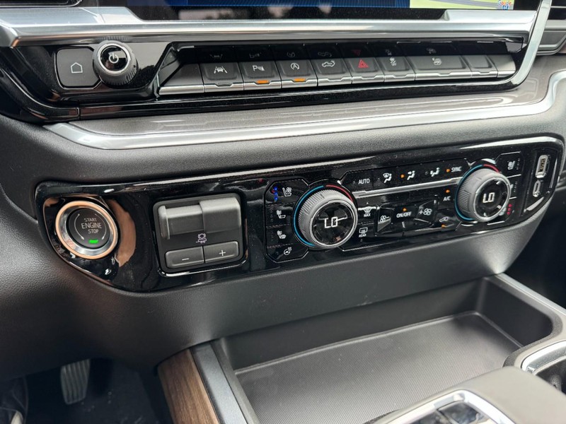 Chevrolet Silverado 1500 Vehicle Image 17
