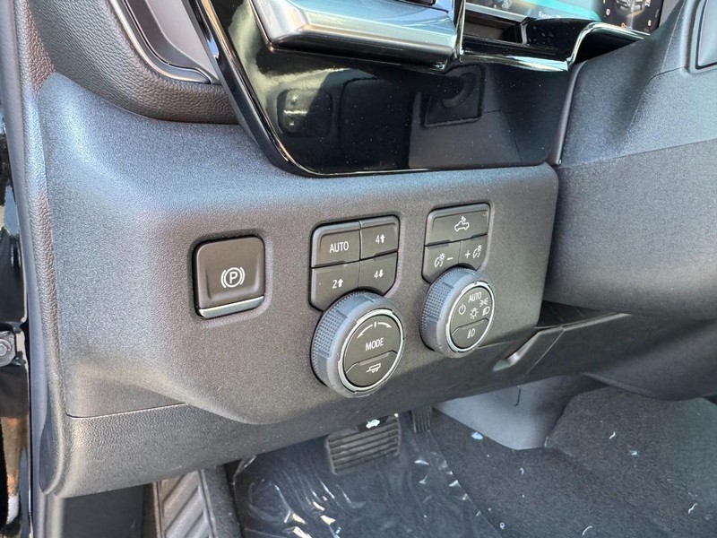 Chevrolet Silverado 1500 Vehicle Image 12