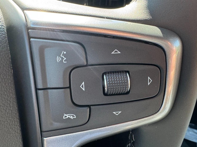 Chevrolet Silverado 1500 Vehicle Image 14