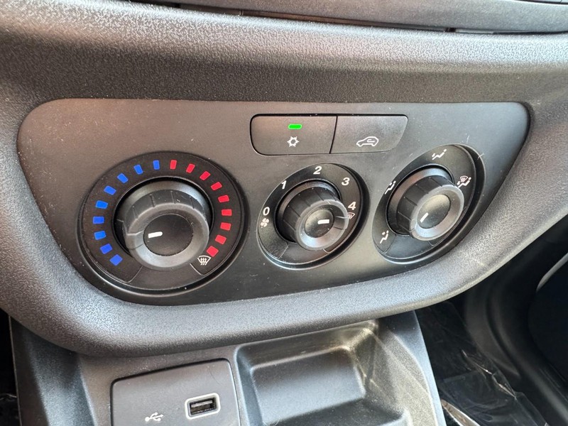 Ram ProMaster City Cargo Van Vehicle Image 16