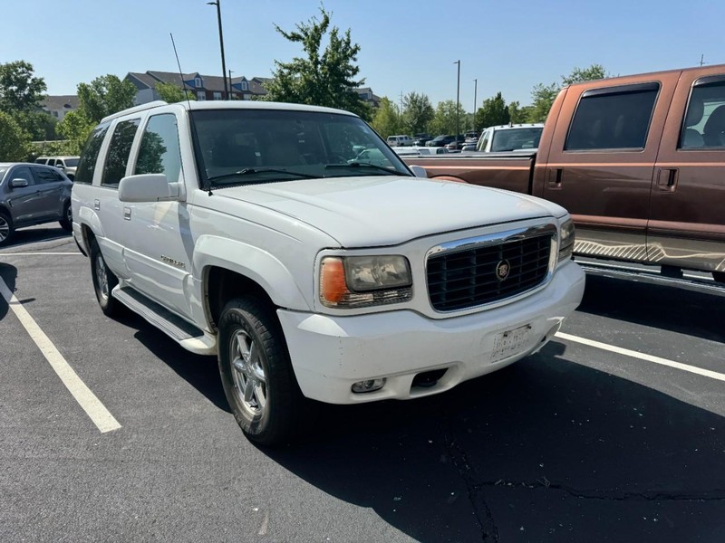 Cadillac Escalade Vehicle Image 03