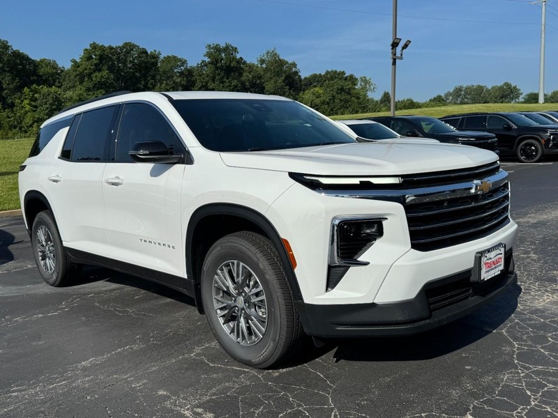 Chevrolet Traverse Vehicle Image 02