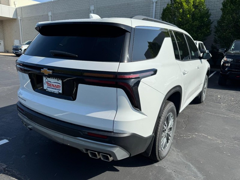 Chevrolet Traverse Vehicle Image 03