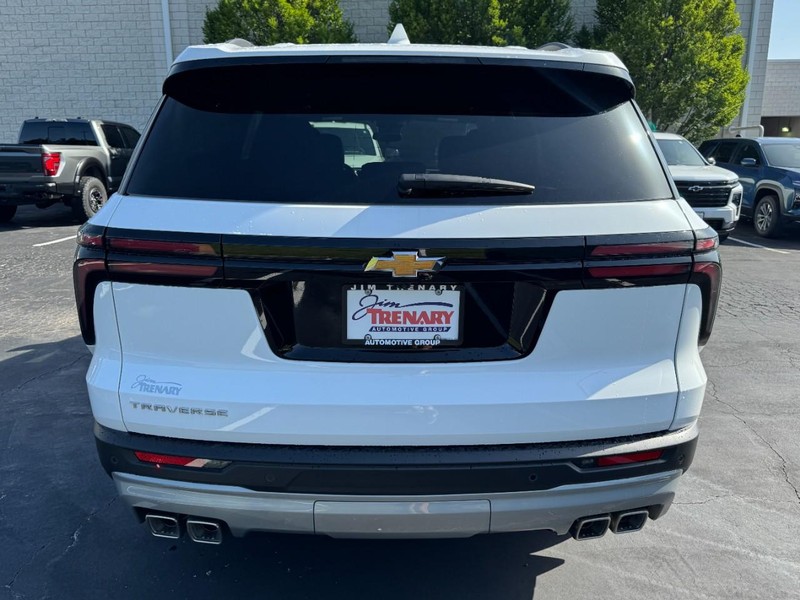Chevrolet Traverse Vehicle Image 04