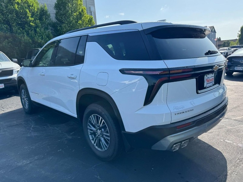 Chevrolet Traverse Vehicle Image 05