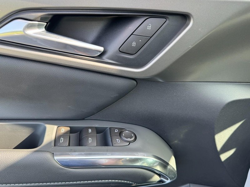 Chevrolet Traverse Vehicle Image 14