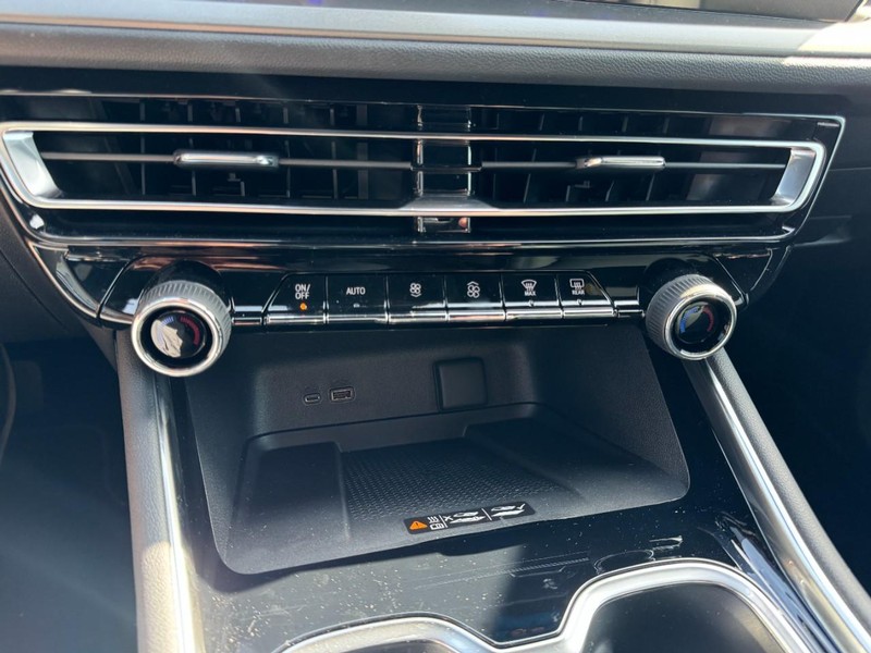 Chevrolet Traverse Vehicle Image 17