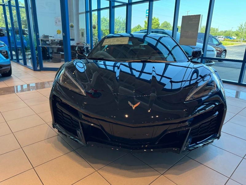 Chevrolet Corvette Vehicle Image 02