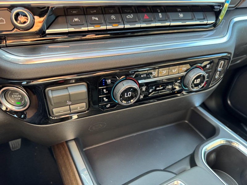 Chevrolet Silverado 1500 Vehicle Image 17