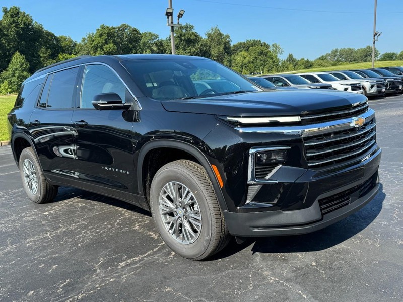 Chevrolet Traverse Vehicle Image 02