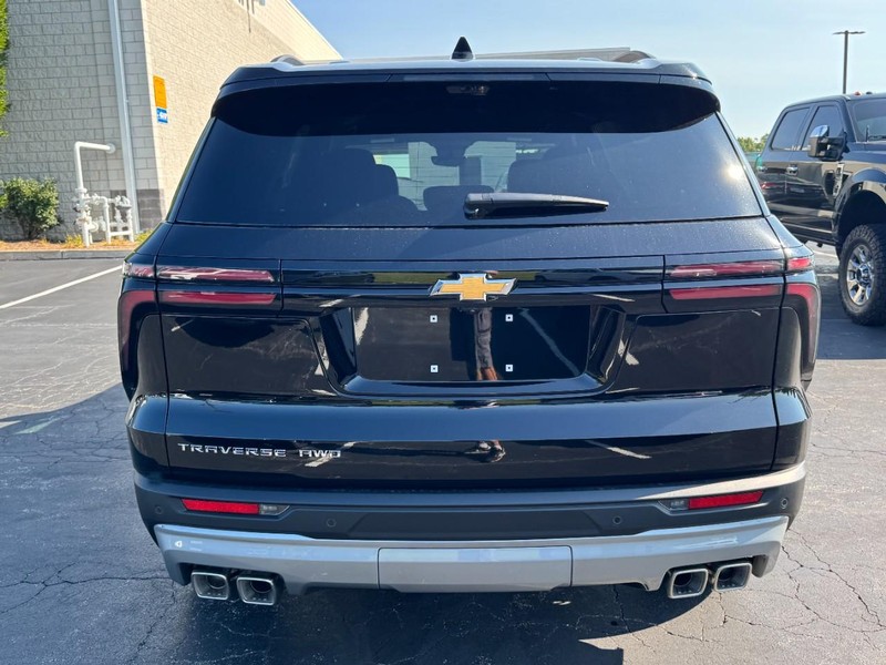 Chevrolet Traverse Vehicle Image 04