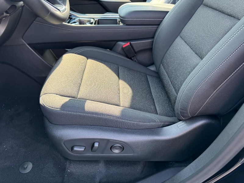 Chevrolet Traverse Vehicle Image 09