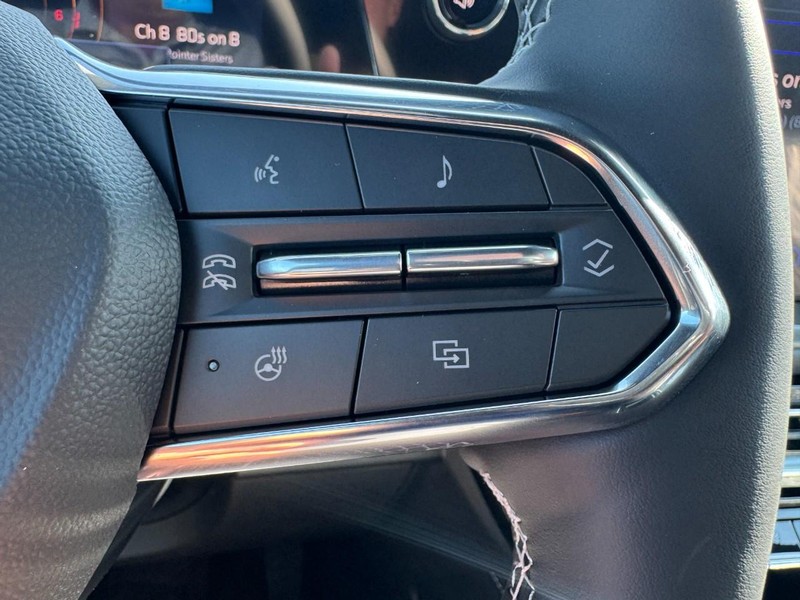 Chevrolet Traverse Vehicle Image 12