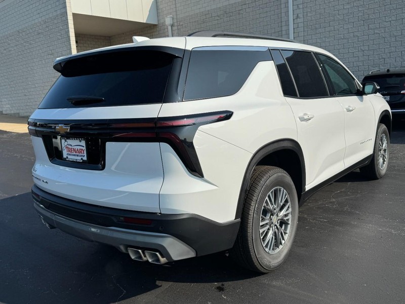 Chevrolet Traverse Vehicle Image 03