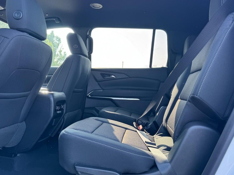 Chevrolet Traverse Vehicle Image 07