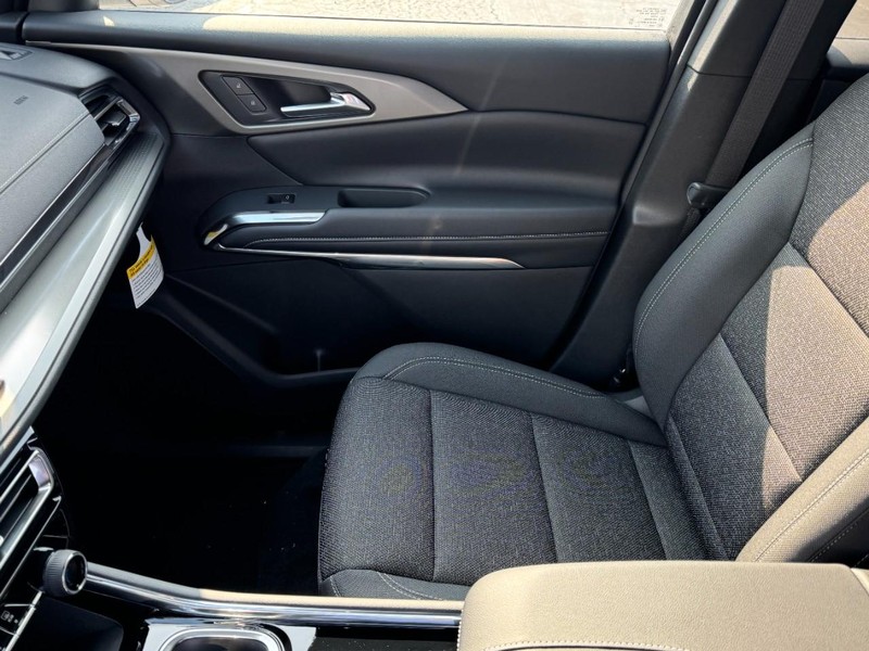 Chevrolet Traverse Vehicle Image 09
