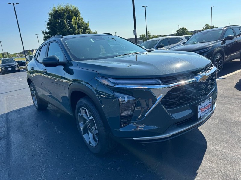 Chevrolet Trax Vehicle Image 02
