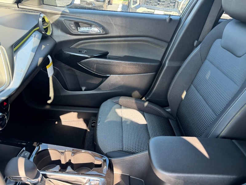Chevrolet Trax Vehicle Image 08
