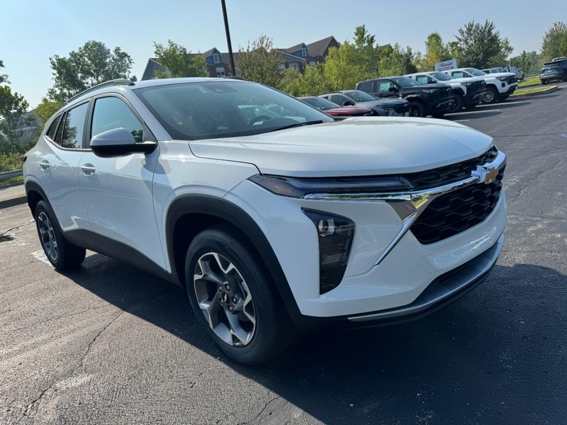 Chevrolet Trax Vehicle Image 02