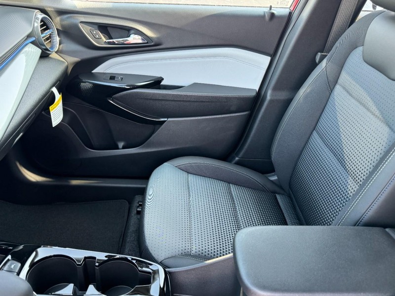Chevrolet Trax Vehicle Image 08