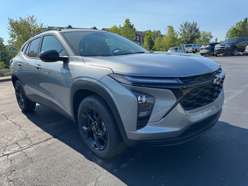 Chevrolet Trax Vehicle Image 02